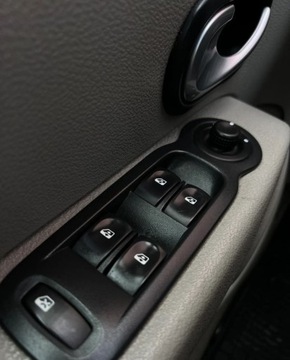 Renault Modus Hatchback 1.4 i 16V 98KM 2005 Renault Modus Klima Szyberdach Alu Gwarancja w cenie VRKR 1.4 Benzyna, zdjęcie 23