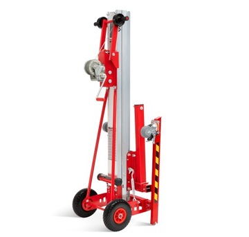 Грузовой подъемник GUIL Toro A-102/C: максимальная грузоподъемность 150 кг, максимальная высота 4,10 м.