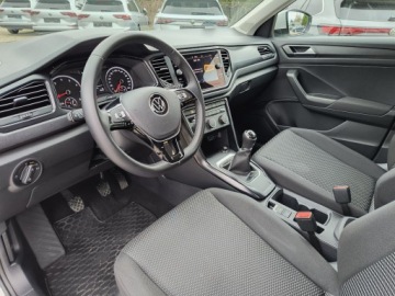 Volkswagen T-Roc I SUV 1.0 TSI 110KM 2021 Volkswagen T-Roc 1.0 TSI Life, 110KM, Salon PL, zdjęcie 12