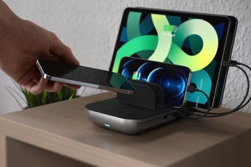ЗАРЯДНАЯ СТАНЦИЯ SATECHI 2x USB-C 2xUSB-A QI, беспроводная связь