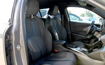 Peugeot 2008 II e-SUV Facelifting Elektryczny 54kWh 156KM 2023 Peugeot 2008 e-2008 54kWh GT SalonPL Facelift Gwarancja od RIA 156KM, zdjęcie 27