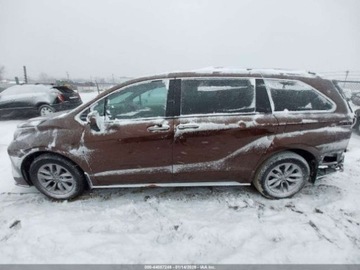 Toyota Sienna III 2022 Toyota Sienna XLE 2022 2.5 Hybryda 189KM, zdjęcie 2