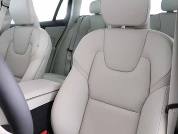 Volvo V60 II  Kombi Facelifting 2.0 B4 B 197KM 2025 VOLVO V60 B4 Plus Dark Combi 2.0 (197KM) 2025, zdjęcie 3