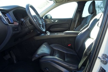 Volvo XC60 II 2023 Volvo XC 60 Bezwypadek Salon PL Ultimate Dark B5 AWD Kamera ACC FV23, zdjęcie 10