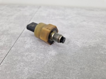 BMW F30 F32 F36 N20 SENZOR TLAKU OLEJE 8613333