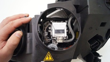 MERCEDES S 221 05-09 BI XENON NATÁČECÍ PRAVÝ PRAVÁ SVĚTLO