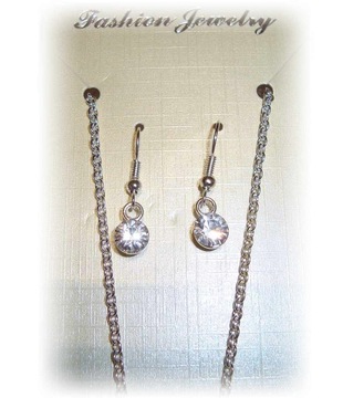 КОМПЛЕКТ ОЖЕРЕЛЬЕ С ЦИРКОНИЯМИ + СЕРЬГИ НА ШЕЕ