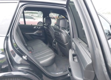 BMW X5 G05 M SUV 4.4 M50i 530KM 2020 BMW X5 M 2020r., M50i, 4.4L, od ubezpieczalni 4.4 Benzyna 530KM, zdjęcie 10