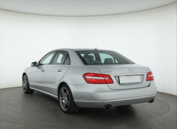 Mercedes Klasa E W212 Limuzyna 350 CDI BlueEFFICIENCY 231KM 2009 Mercedes E E 350 CDI, 227 KM, Automat, Skóra, zdjęcie 3