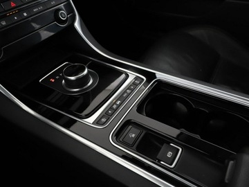 Jaguar XE Sedan 2.0 i4 163KM 2017 Jaguar XE 20d Automat Prestige Navi Tempomat, zdjęcie 27