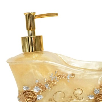 Дозатор мыльного бальзама для рук, желтого цвета.