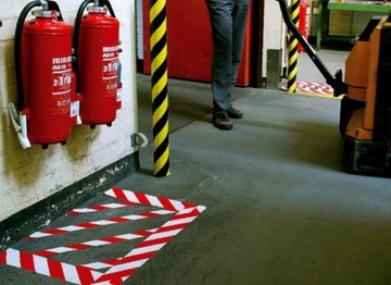 ЛЕНТА ПРЕДУПРЕЖДАЮЩАЯ TESA ЖЕЛТО-ЧЕРНАЯ 33м 50мм