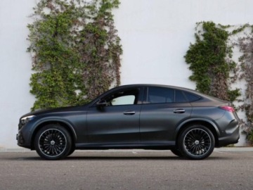 Mercedes GLC C254/X254 Coupe 2.0 300 258KM 2025 GLC Coupe 300 4-Matic AMG Line 2.0 (moc 258 KM) 2025, zdjęcie 2