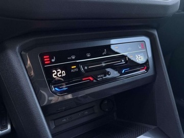 Volkswagen Tiguan II SUV R 2.0 TSI 320KM 2022 Volkswagen Tiguan R 4Motion DCC ACC Kamery 360 HarmanKardon Panorama Faktu, zdjęcie 25