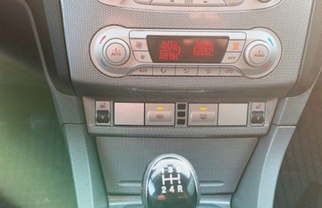 Ford Focus II Hatchback 5d 1.6 Duratec Ti-VCT 115KM 2010 Ford Focus 1,6 Ben Climatronic 116 km 1.6 Benzyna 116KM, zdjęcie 13