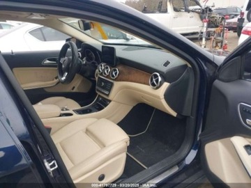 Mercedes GLA I 2018 Mercedes-Benz GLA 2018 MERCEDES-BENZ GLA 250 4MATIC 2.0 Benzyna 208KM, zdjęcie 13