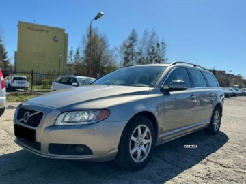 Volvo V70 III Kombi 1.6 T4 180KM 2013 Volvo V70 Volvo V70 1,6 Benzyna Automat Zamiana 1.6 Benzyna 180KM, zdjęcie 1