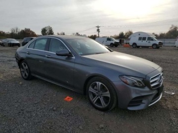 Mercedes Klasa E W213 2019 Mercedes-Benz Klasa E E300 4matic 2.0 Benzyna 241KM, zdjęcie 5