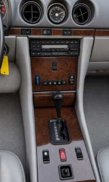 Mercedes SL R107 1987 Mercedes-Benz SL Mercedes-Benz SL 4.9 Benzyna 223KM, zdjęcie 15