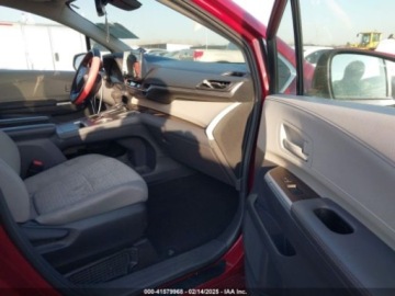 Toyota Sienna III 2022 Toyota Sienna Le, 2022r., 2.5L 2.5 Benzyna 189KM, zdjęcie 8