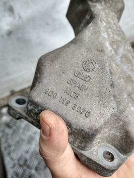 AUDI A4 B5 2.8 LAPA ПОДУШКА ТРАНСМИССИИ 8d0199307g