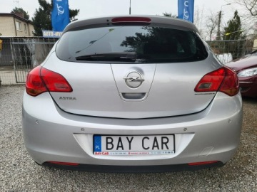 Opel Astra J Hatchback 5d 1.6 Twinport ECOTEC 115KM 2011 Opel Astra 1.6 115 KM 100% Przebieg 105 Tyś km, zdjęcie 5