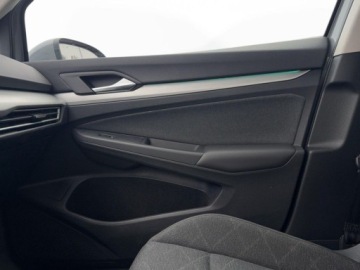 Volkswagen Golf VIII Variant 1.5 TSI 130KM 2023 Volkswagen Golf 1.5 TSI 130KM EVO Life, Serwis ASO, Gwarancja, MALY PRZEBI, zdjęcie 27