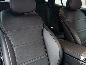 Mercedes GLC C254/X254 Coupe 2.0 200 204KM 2025 GLC Coupe 200 4-Matic Avantgarde 2.0 (204KM) 2025, zdjęcie 5