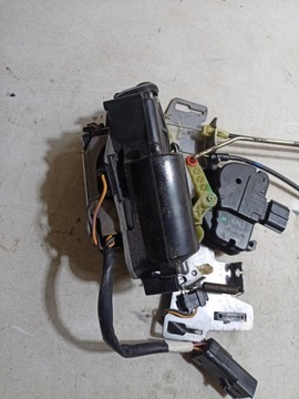 ZÁMEK DVEŘE ZADNÍ LEVÝ STRANA DODGE GRAND CARAVAN 5 FACELIFT 2015