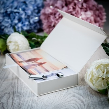 Коробка для фотоальбома + кожаная карта памяти 16 Гб USB 2.0 + свадебная гравировка