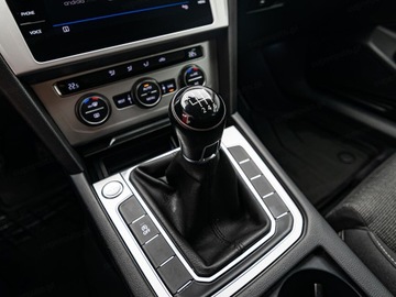 Volkswagen Passat B8 Variant 2.0 TDI BlueMotion SCR 150KM 2019 VOLKSWAGEN Passat 2.0 TDI Comfortline Combi 150KM 2019, zdjęcie 19