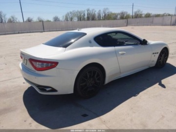 Maserati GranTurismo 2012 Maserati GranTurismo S Automatic 2012 4.7 Benzyna 433KM, zdjęcie 5