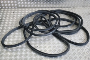 USZCZELKA DRZWI MERCEDES W463/4 A4637311300 TYL
