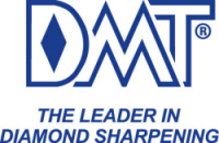 Набор небольших алмазных брусков DMT — грубых, тонких и сверхтонких.