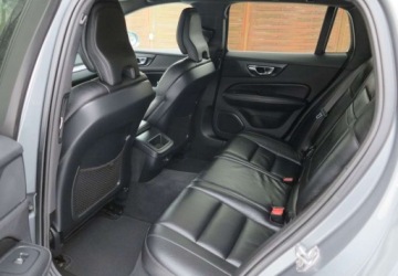 Volvo V60 I Kombi Facelifting 2.0 D3 DRIVE-E 150KM 2018 Volvo V60 Volvo V60 D3 Momentum 2.0 Diesel 150KM, zdjęcie 16