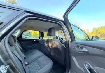 Ford Focus III Kombi Facelifting 1.0 EcoBoost 125KM 2015 Ford Focus Ford Focus 1.0 EcoBoost Titanium Benzyna 125KM, zdjęcie 32