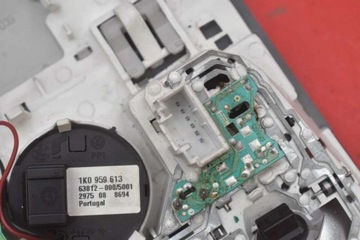 LAMPA OSVĚTLENÍ INTERIÉR PŘEDNÍ 1K0947133 VW PASSAT B6 05-10