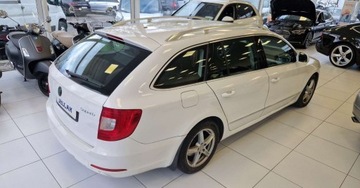 Skoda Superb II Kombi 2.0 TDI CR DPF 170KM 2011 Skoda Superb 2.0 TDI 170KM Ksenonowe reflektory 2.0 Diesel 170KM, zdjęcie 7
