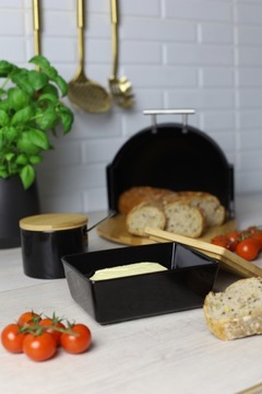 ФАРФОРОВАЯ САХАРНИЦА С КРЫШКОЙ И ЛОЖКОЙ, БЕЛАЯ сахарница