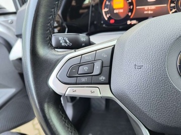 Volkswagen Golf VIII Variant 1.5 TSI 130KM 2022 Volkswagen Golf SalonPL serwis ASO 1.5TSI 130KM bezwypadkowy pakiety AppCo, zdjęcie 17