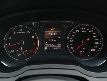 Audi Q3 I SUV Facelifting 2.0 TFSI 180KM 2015 Audi Q3 2.0 TFSI, Salon Polska, Serwis ASO, 4X4, zdjęcie 10
