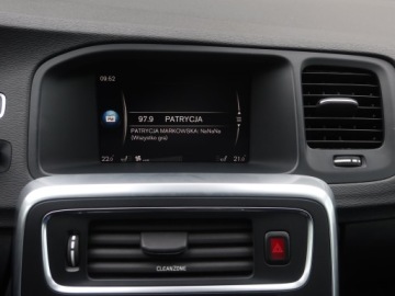 Volvo V60 I Kombi Facelifting 2.0 D4 DRIVE-E 190KM 2017 Volvo V60 D4 2.0, Salon Polska, Serwis ASO, zdjęcie 11