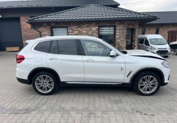 BMW X3 G01 SUV 2.0 20d 190KM 2019 BMW X3 X-DRIVE lUXURY Line Skory Elektryczna klapa 2.0 Diesel 191KM