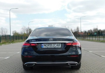 Mercedes Klasa E W213 2021 Mercedes-Benz Klasa E z Gwarancja Bezwypadkowy Model 2022r 2.0 211KM, zdjęcie 21