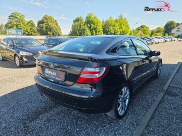Mercedes Klasa C W203 Coupe W203 1.8 (C 180 Kompressor) 143KM 2006 Mercedes-Benz Klasa C SportCoupe 1.8 Kompressor 143KM Klimatyzacja Oplacony, zdjęcie 4
