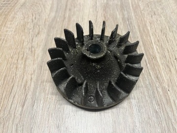 MCCULLOCH PRO MAC 4150 МАГНИТНОЕ КОЛЕСО