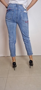 Spodnie Damskie Klasyczne Jeansy z Naszywkami roz 25