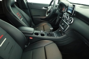 Mercedes Klasa A W176 Hatchback 5d Facelifting 160 102KM 2016 Mercedes A A 160, Salon Polska, Skóra, Klima, zdjęcie 6
