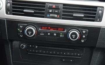 BMW Seria 3 E90-91-92-93 Limuzyna E90 318i 143KM 2008 BMW Seria 3 2.0B 2008r Navi Nowe Opony Zadbany 2.0 Benzyna 143KM, zdjęcie 18