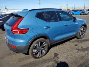 Volvo XC40 Crossover Facelifting 2.0 B4 197KM 2024 Volvo XC 40 2024 VOLVO XC40 PLUS 2.0 Benzyna 197KM, zdjęcie 2